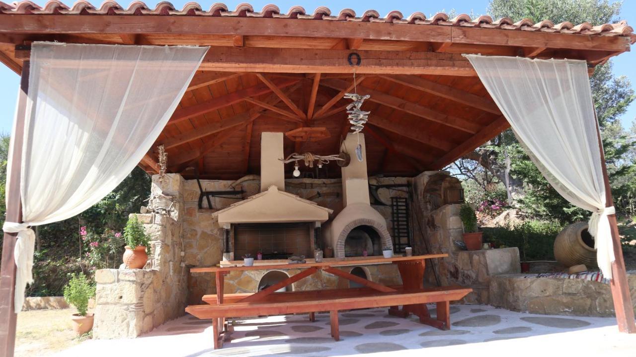 Patronis Studios Amoudi Exterior photo