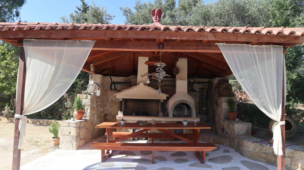 Patronis Studios Amoudi Exterior photo